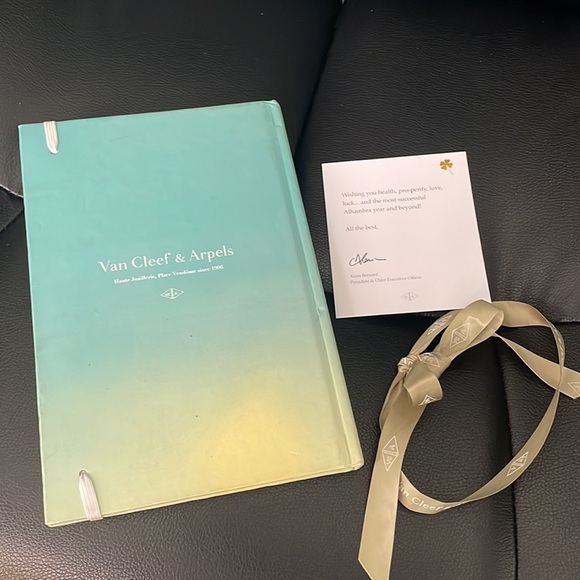 Authentic Van Cleef & Arpels Notebook📒 - Picture 6 of 15
